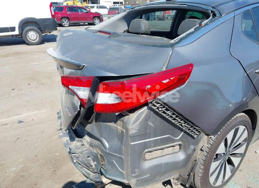 Photo 13 of 2012 Kia Optima SX (VIN 5XXGR4A60CG004647)