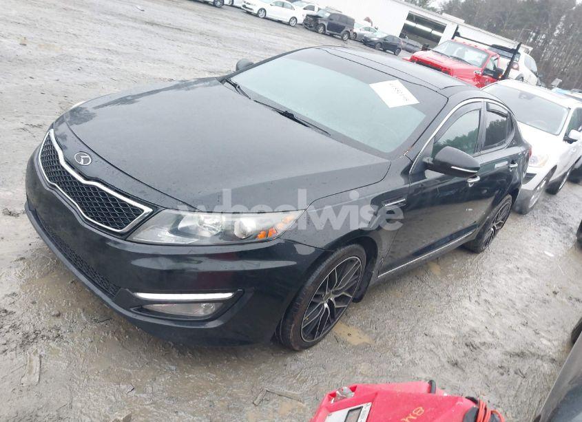 Photo 2 of 2013 Kia Optima SX (VIN 5XXGR4A60DG097512)