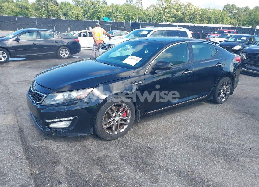 Photo 2 of 2013 Kia Optima SX (VIN 5XXGR4A60DG101848)