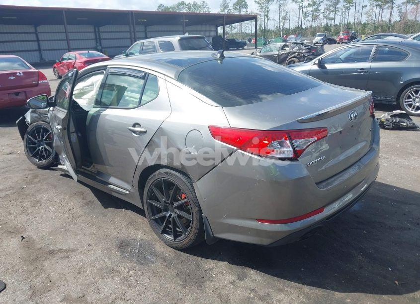 Photo 3 of 2013 Kia Optima SX (VIN 5XXGR4A60DG105639)