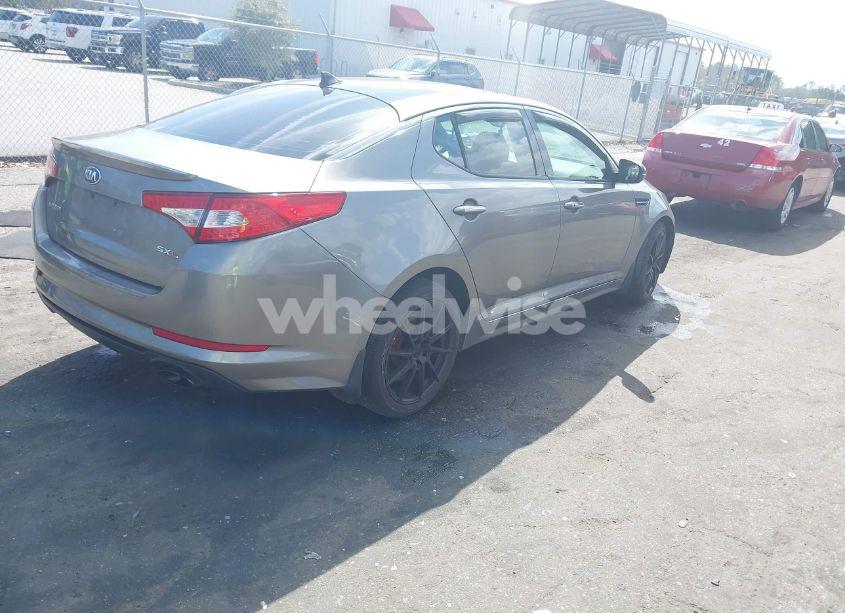 Photo 4 of 2013 Kia Optima SX (VIN 5XXGR4A60DG105639)