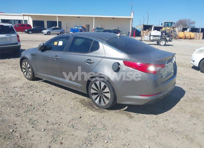 Photo 3 of 2013 Kia Optima SX (VIN 5XXGR4A60DG130847)