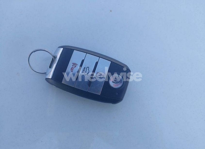 Photo 11 of 2015 Kia Optima SXL TURBO (VIN 5XXGR4A61FG428391)