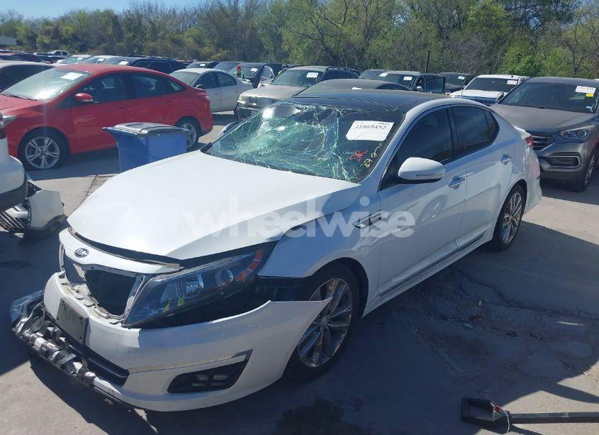 Photo 2 of 2015 Kia Optima SXL TURBO (VIN 5XXGR4A61FG428391)