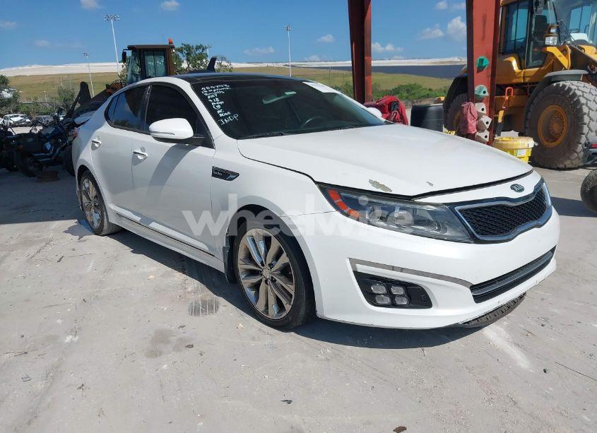 2015 Kia Optima (VIN 5XXGR4A61FG505793) main photo