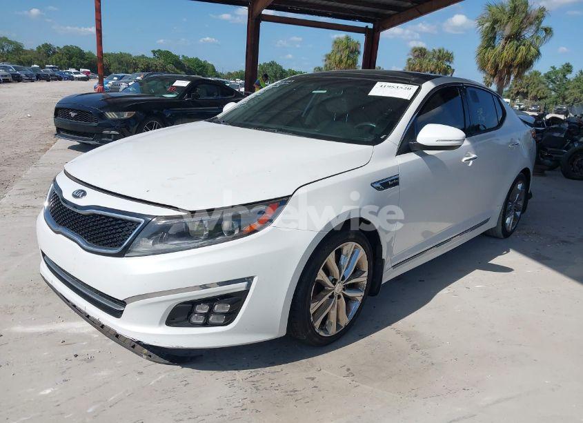 Photo 2 of 2015 Kia Optima (VIN 5XXGR4A61FG505793)