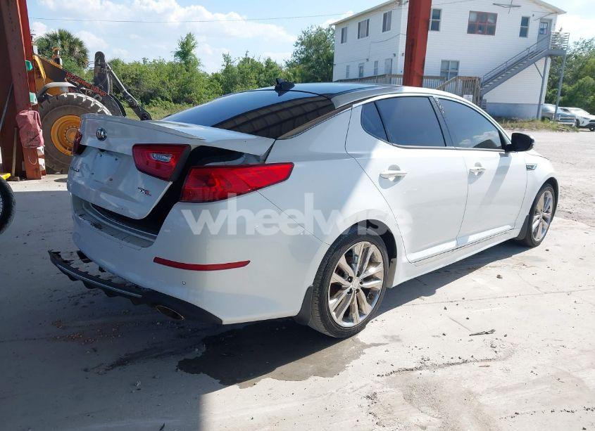 Photo 4 of 2015 Kia Optima (VIN 5XXGR4A61FG505793)