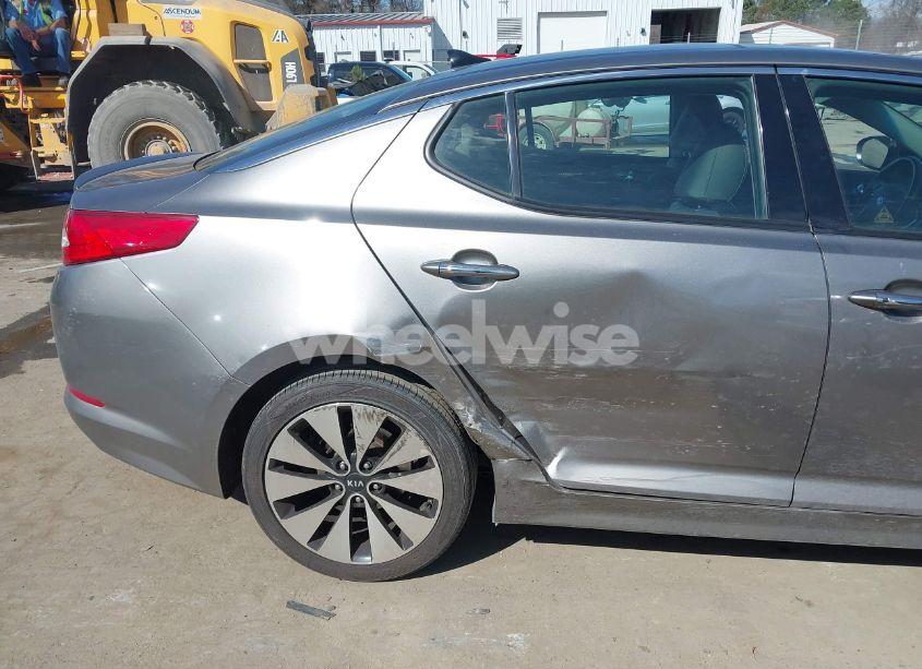 Photo 6 of 2012 Kia Optima SX (VIN 5XXGR4A62CG008277)