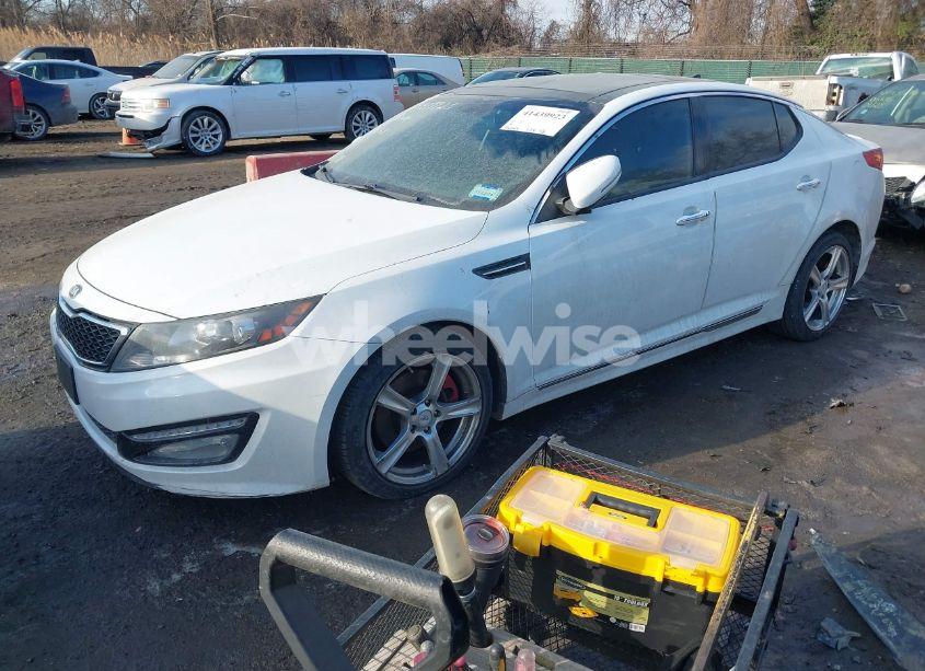 Photo 2 of 2013 Kia Optima SX (VIN 5XXGR4A62DG134642)