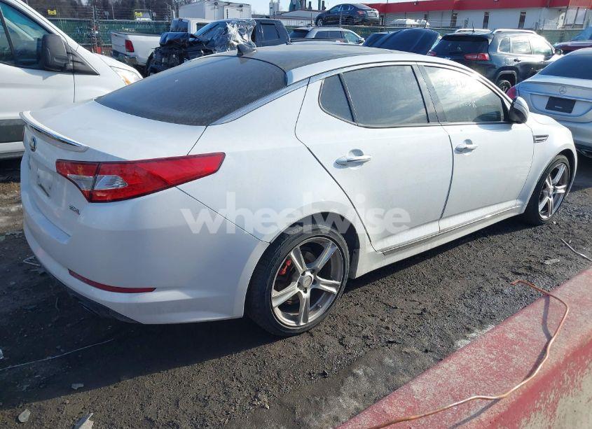 Photo 4 of 2013 Kia Optima SX (VIN 5XXGR4A62DG134642)