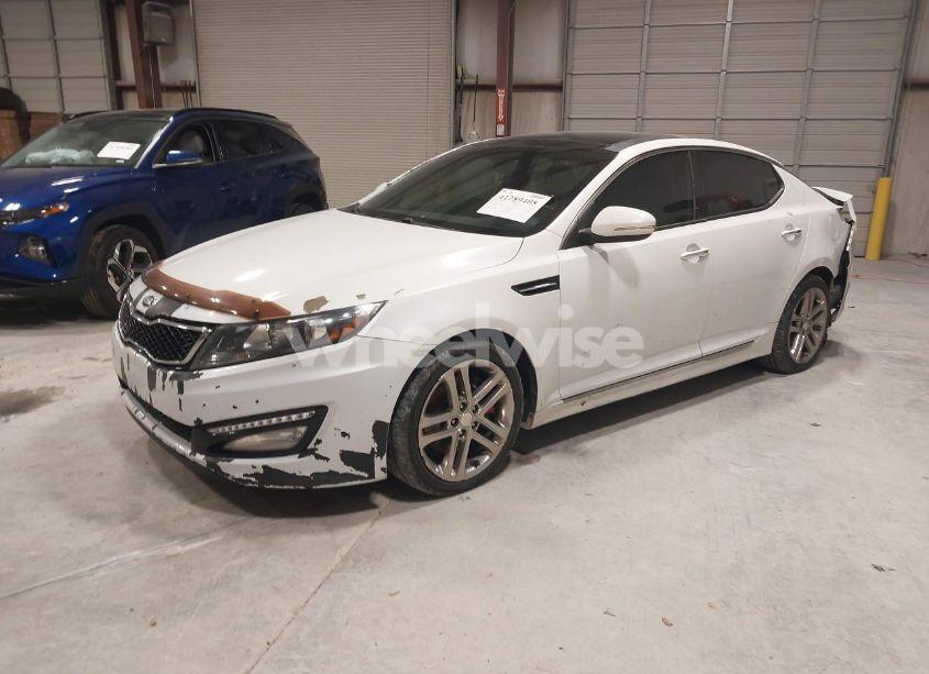Photo 2 of 2013 Kia Optima SX (VIN 5XXGR4A62DG243098)