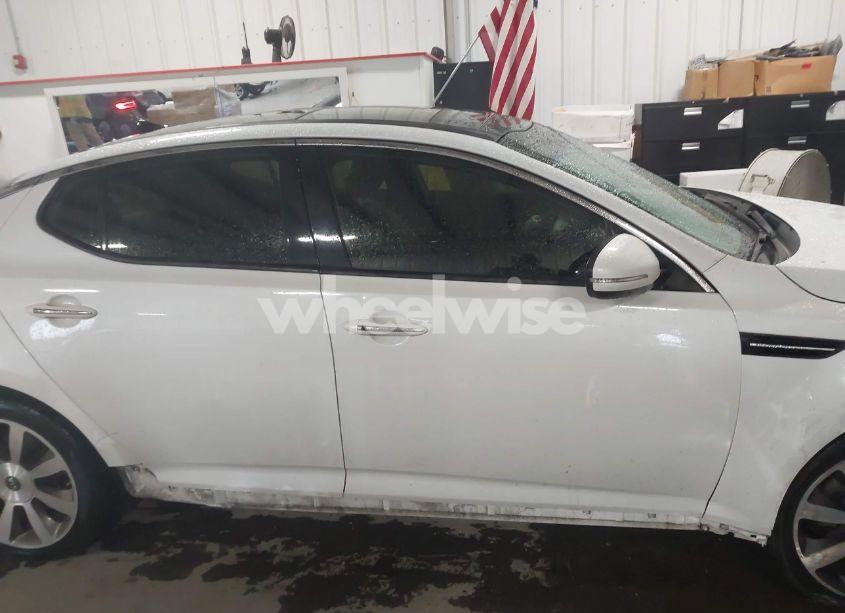 Photo 13 of 2012 Kia Optima SX (VIN 5XXGR4A64CG016185)