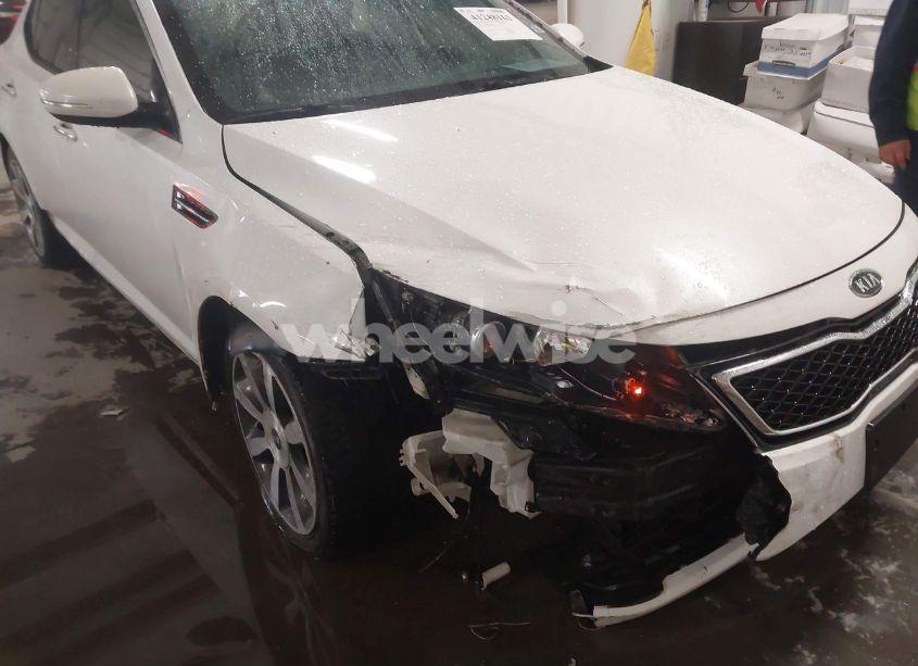 Photo 6 of 2012 Kia Optima SX (VIN 5XXGR4A64CG016185)