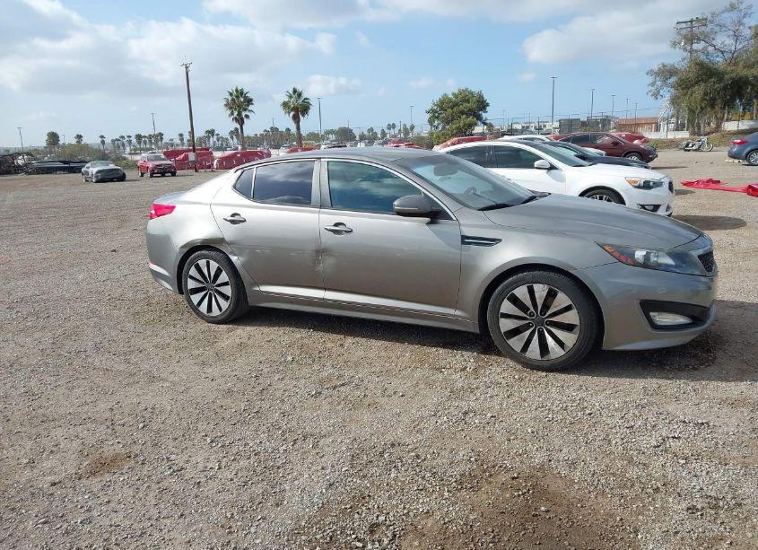 Photo 13 of 2012 Kia Optima SX (VIN 5XXGR4A64CG058727)