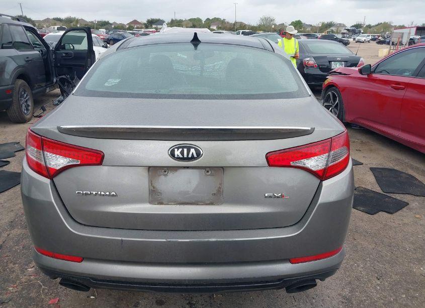 Photo 16 of 2013 Kia Optima SX (VIN 5XXGR4A64DG106552)