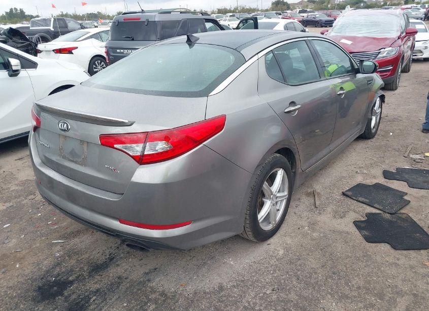 Photo 4 of 2013 Kia Optima SX (VIN 5XXGR4A64DG106552)