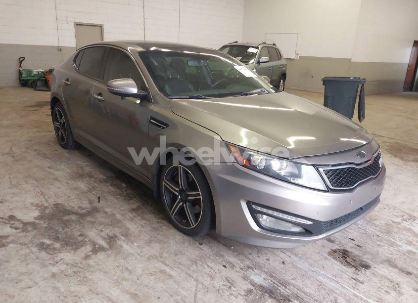 2013 Kia Optima SX (VIN 5XXGR4A64DG157954) main photo