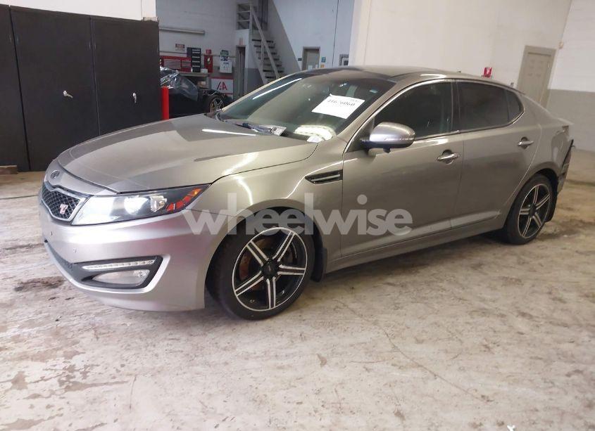 Photo 2 of 2013 Kia Optima SX (VIN 5XXGR4A64DG157954)
