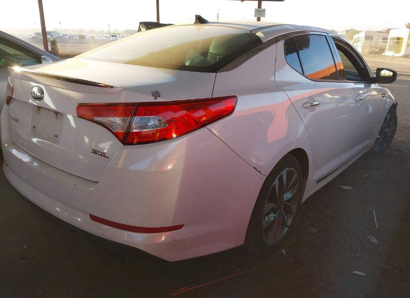 Photo 4 of 2013 Kia Optima SX (VIN 5XXGR4A64DG162135)