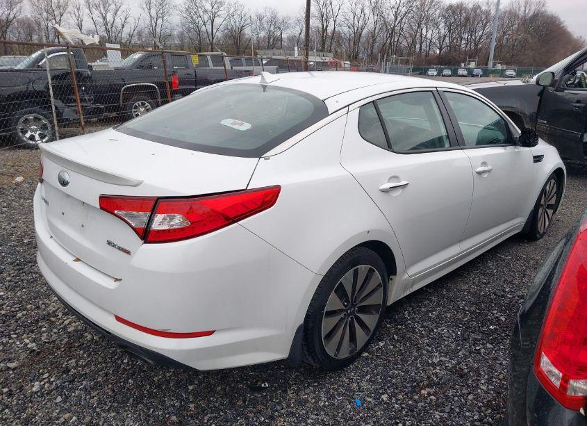 Photo 4 of 2013 Kia Optima SX (VIN 5XXGR4A64DG188508)