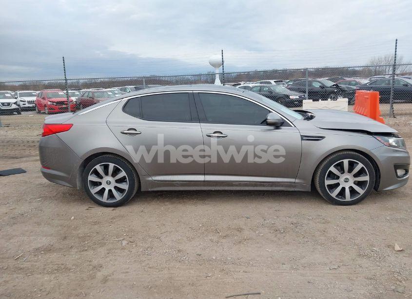 Photo 14 of 2013 Kia Optima SX (VIN 5XXGR4A64DG209941)