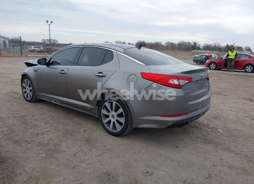 Photo 3 of 2013 Kia Optima SX (VIN 5XXGR4A64DG209941)