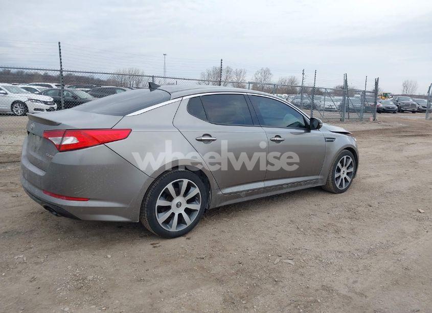 Photo 4 of 2013 Kia Optima SX (VIN 5XXGR4A64DG209941)