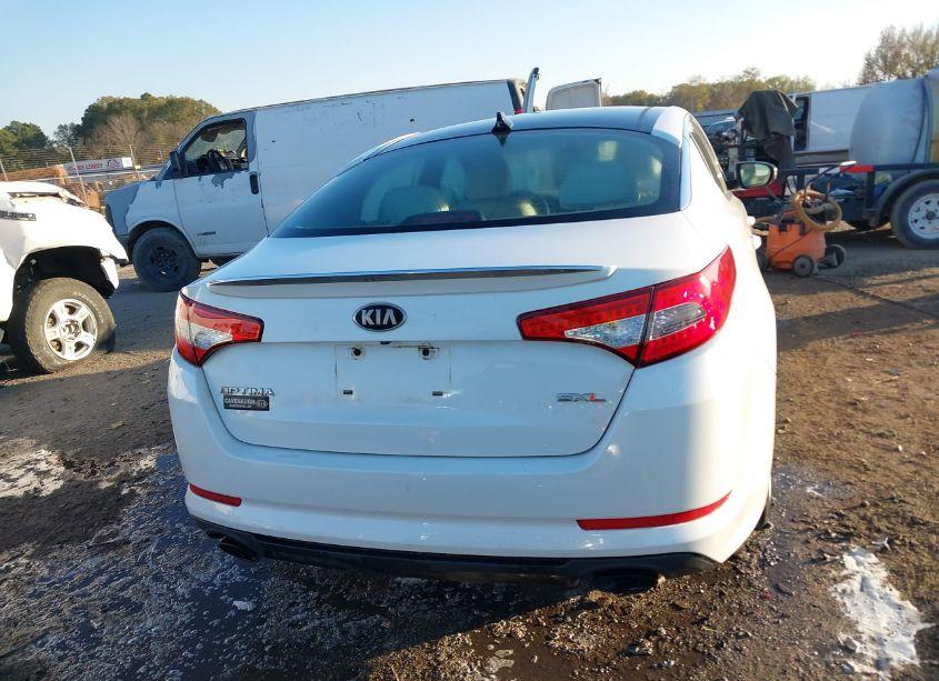 Photo 16 of 2013 Kia Optima SX (VIN 5XXGR4A64DG221569)