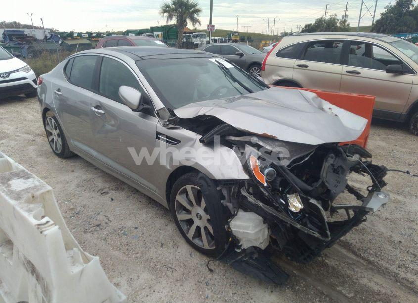 2013 Kia Optima SX (VIN 5XXGR4A64DG241028) main photo