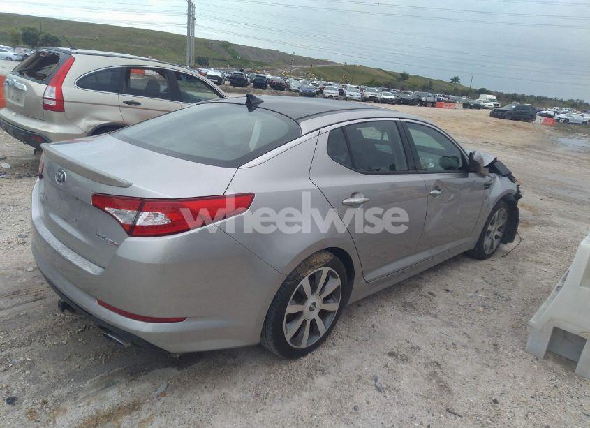 Photo 4 of 2013 Kia Optima SX (VIN 5XXGR4A64DG241028)