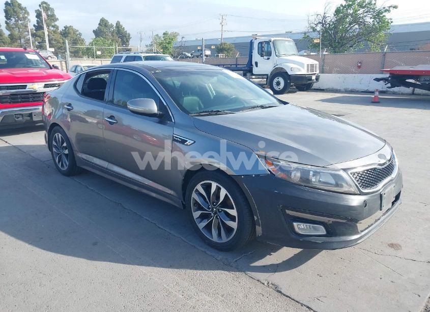2015 Kia Optima SX TURBO (VIN 5XXGR4A64FG458369) main photo