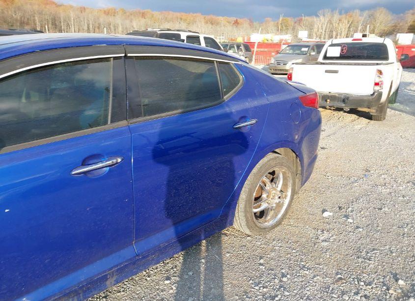 Photo 6 of 2012 Kia Optima SX (VIN 5XXGR4A65CG056730)