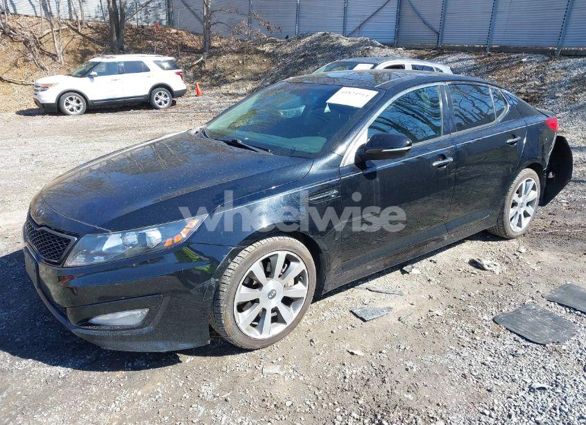 Photo 2 of 2013 Kia Optima SX (VIN 5XXGR4A65DG186542)