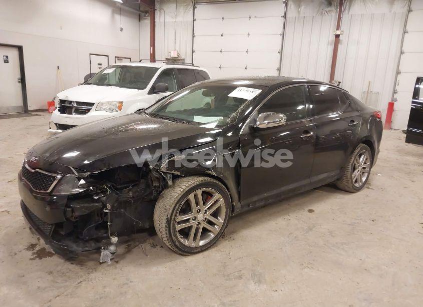 Photo 2 of 2013 Kia Optima SX (VIN 5XXGR4A66DG095117)