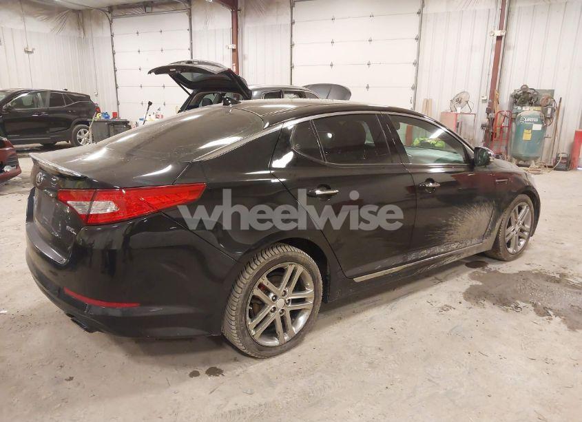 Photo 4 of 2013 Kia Optima SX (VIN 5XXGR4A66DG095117)
