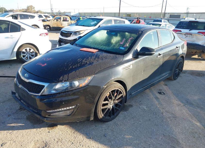 Photo 2 of 2013 Kia Optima SX (VIN 5XXGR4A66DG115592)