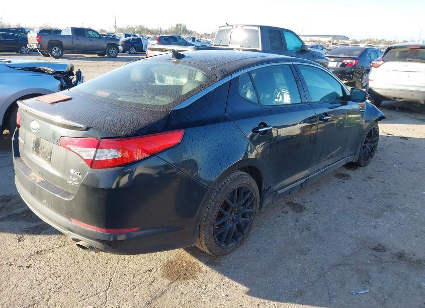 Photo 4 of 2013 Kia Optima SX (VIN 5XXGR4A66DG115592)