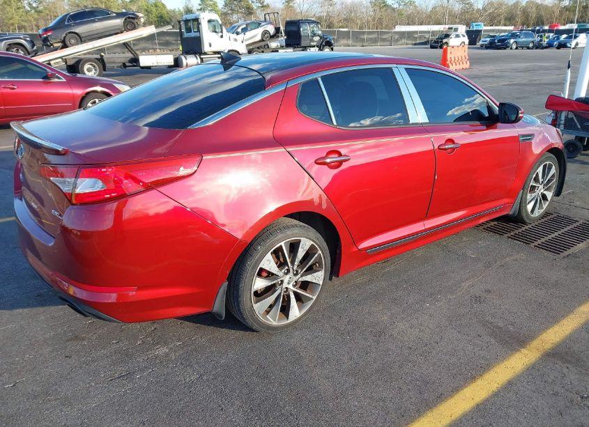 Photo 4 of 2013 Kia Optima SX (VIN 5XXGR4A67DG123989)