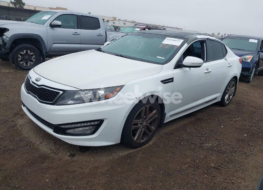 Photo 2 of 2013 Kia Optima SX (VIN 5XXGR4A67DG234042)