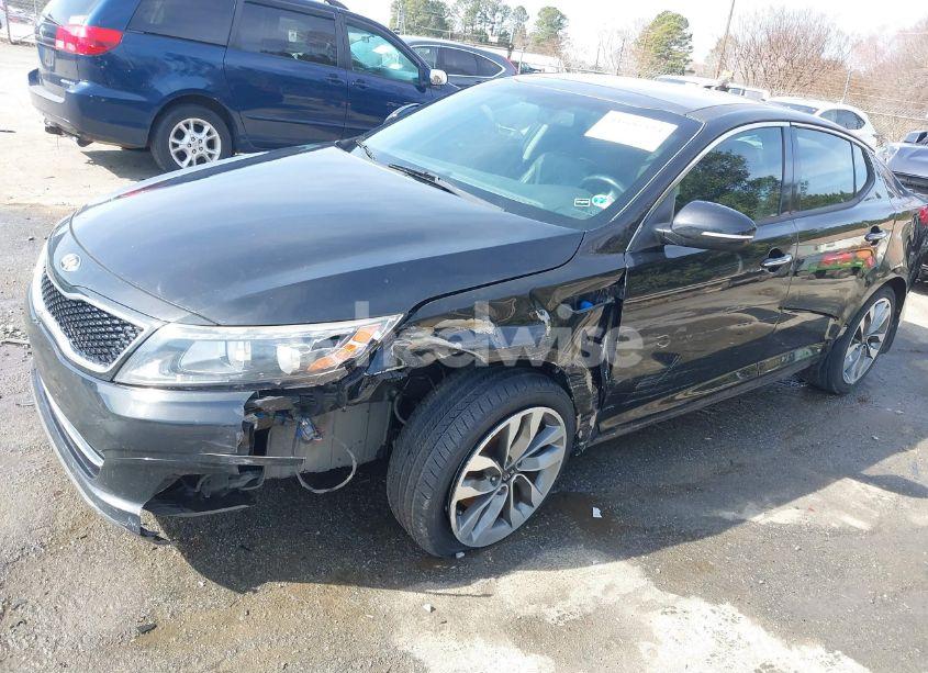 Photo 2 of 2015 Kia Optima SX TURBO (VIN 5XXGR4A67FG407786)