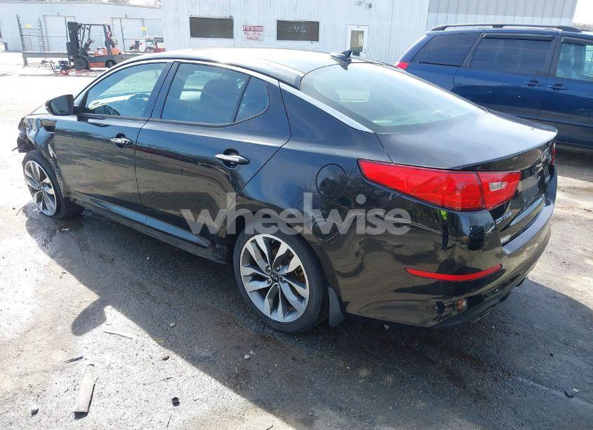 Photo 3 of 2015 Kia Optima SX TURBO (VIN 5XXGR4A67FG407786)
