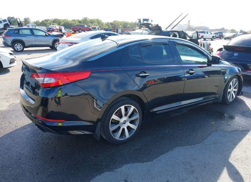 Photo 4 of 2013 Kia Optima SX (VIN 5XXGR4A68DG093398)