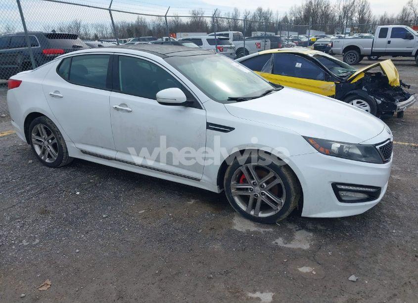 2013 Kia Optima SX (VIN 5XXGR4A68DG096608) main photo