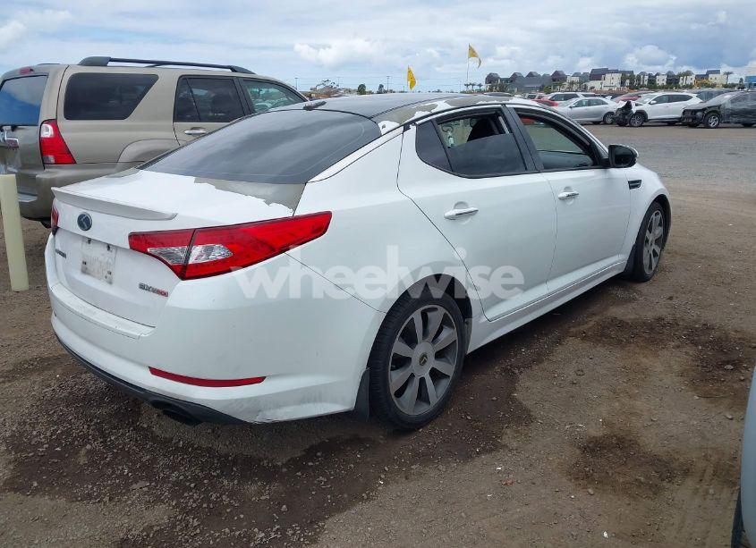 Photo 4 of 2013 Kia Optima SX (VIN 5XXGR4A68DG105694)