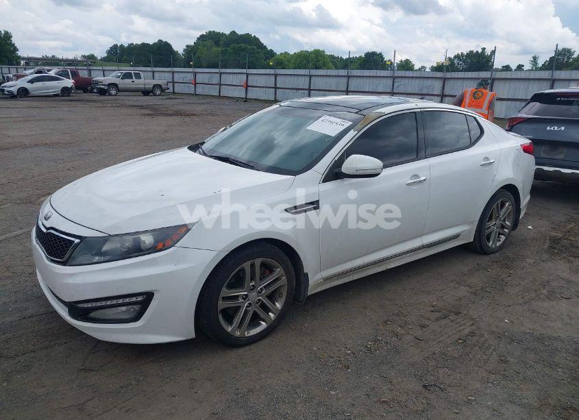 Photo 2 of 2013 Kia Optima SX (VIN 5XXGR4A68DG159366)