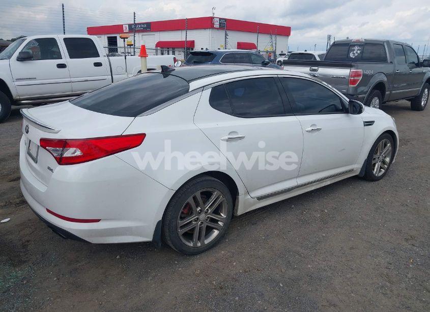 Photo 4 of 2013 Kia Optima SX (VIN 5XXGR4A68DG159366)