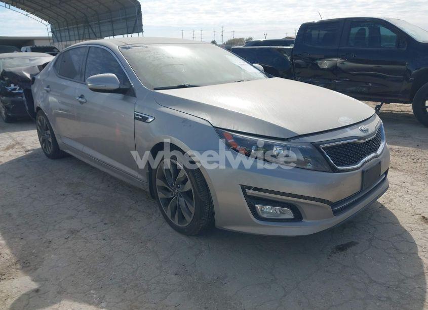 2015 Kia Optima (VIN 5XXGR4A68FG408588) main photo