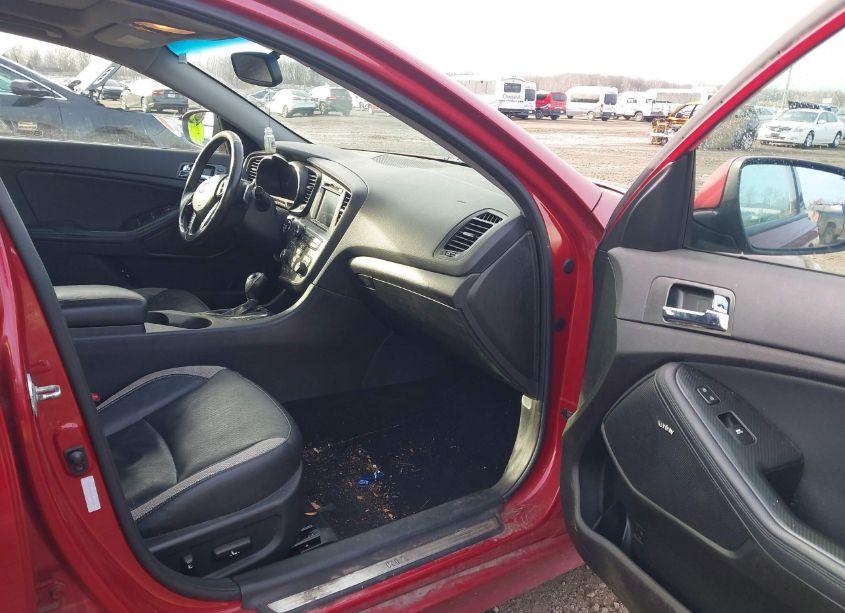 Photo 5 of 2012 Kia Optima SX (VIN 5XXGR4A69CG015355)