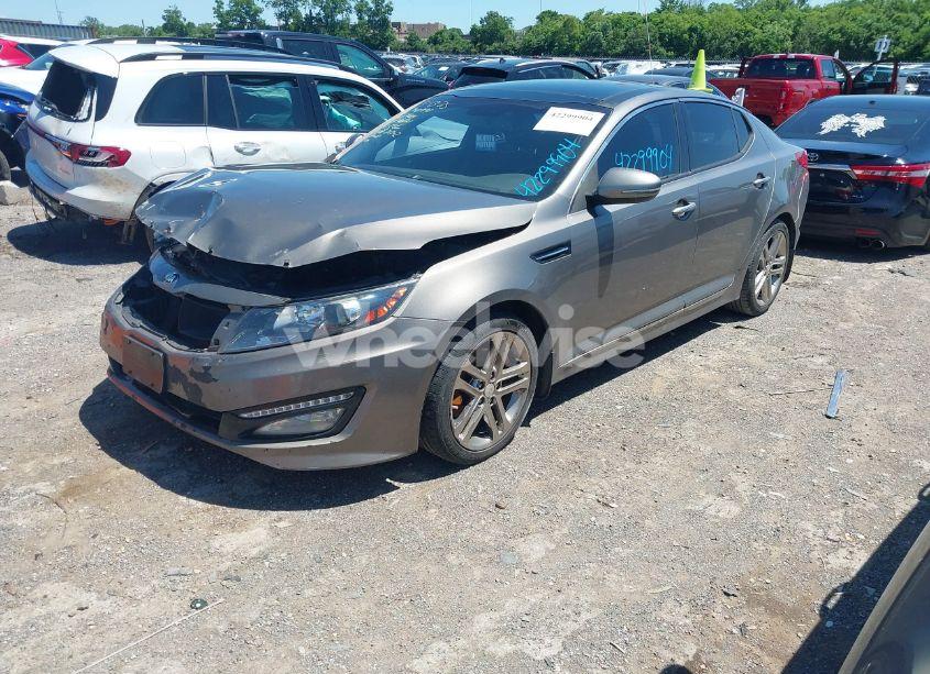Photo 2 of 2013 Kia Optima SX (VIN 5XXGR4A69DG240506)