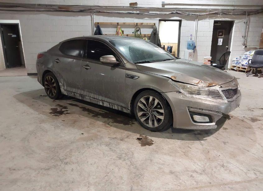 2015 Kia Optima SX TURBO (VIN 5XXGR4A69FG446377) main photo